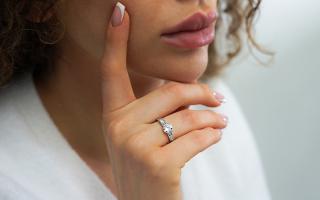 Zásnubný prsteň z bieleho zlata Elise 2 CS9RI1904A