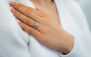 Zásnubný prsteň z bieleho zlata Janette CSRI2104A