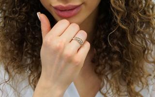 Zlatý dvojfarebný prsteň s lístkami IZ16932