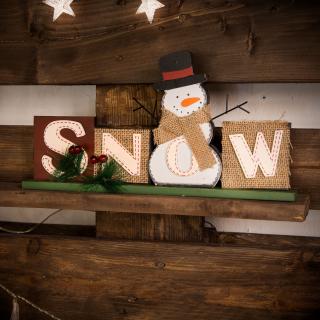 Vianočná dekorácia na policu so snehuliakom - 32 x 16,2 ...