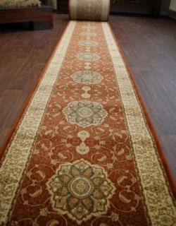 Behúň koberec Heat-set hnedý (Kobercové behúne skladom v šírke)