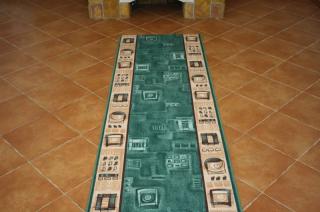 Behúň koberec Z 21-zelený (Lacný behúň na gume v šírke 70cm,)