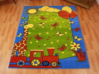 Detský koberec Žirafa modrý (Kusový koberec rozmerov od 100 x)