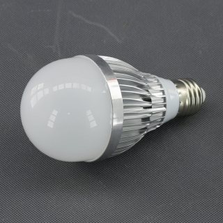Úsporná LED žiarovka 9W 18xLED E27 CARSPA SI203 2700K 1080lm DC12V ()