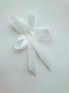 Svadobné pieko stredné -biele (štvorlístok s perličkou)