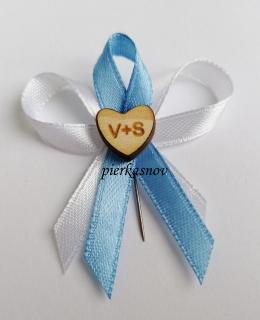 svadobné pierko - bielo modré s dreveným srdiečkom - s iniciálmi - VZOR 1 (vzadu biela - vpredu modrá)