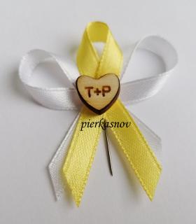 svadobné pierko - bielo žlté s dreveným srdiečkom - s iniciálmi - VZOR 1 (vzadu biela - vpredu žltá)