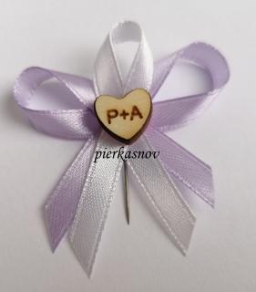 svadobné pierko fialovo biele s dreveným srdiečkom - s iniciálmi - VZOR 2 (vzadu svetlo fialová - vpredu biela )