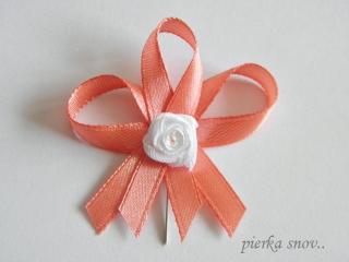 svadobné pierko oranžové /lososové s bielou ružičkou VZOR 3 (celé oranžové)