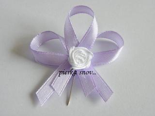 svadobné pierko svetlo fialové s bielou ružičkou VZOR 3 (celé svetlo fialové)