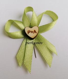 svadobné pierko zelené s dreveným srdiečkom - s iniciálmi - VZOR 3 (zelená)
