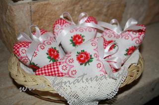 Srdiečko so sušenými ružovými kvetmi - hand made (Voňavá dekorácia)