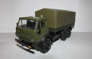 KAMAZ 4310 - valník s plachtou (armádny zelený) - Elecon 1:43