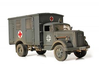 Kfz.305 Blitz Ambulance German Army, France 1940 - 1:32 Unimax