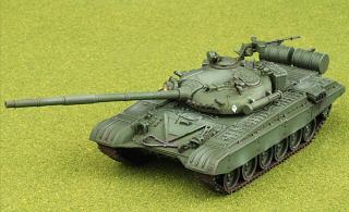 Soviet Army T-72A Main Battle Tank 1980 - 1:72 Modelcollect