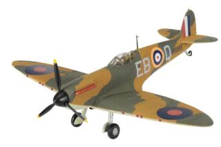 Spitfire Mk.Ia, R6885, EB-Q, Officer Eric Stanley Lock, Catterick - 1: