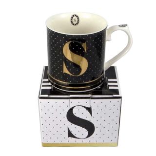 Šálka na kávu čaj s písmenom S