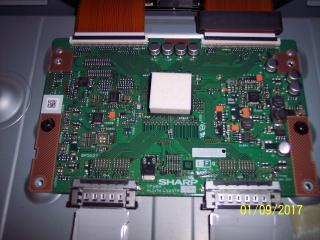 SHARP CPWBX RUNTK 4323TP ZM  z LG 32LD550 (Používaný ,plne funkčný .)