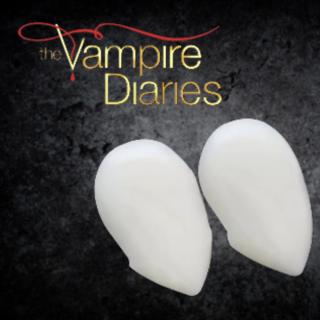 Upírske denníky: Umelé upírske zuby (The Vampire Diaries: Vampire teeth)