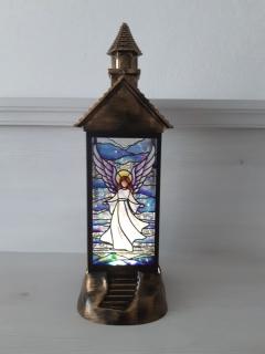 Svietiaci lampáš kostolík s maľbami anjelov s efektom sneženia, 1xLED studená biela