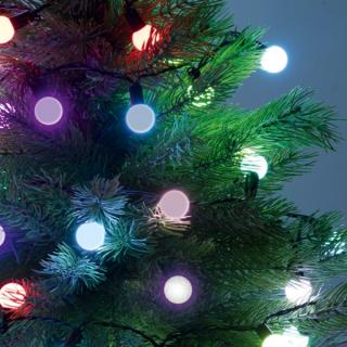 Vianočná vonkajšia reťaz guličky farebné 2,2cm, 50 LED 4,9m