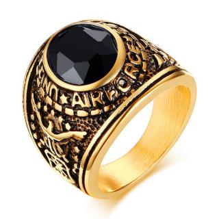 Pečatný prsteň z ocele s čiernym kamienkom, zlatá farba, gravírovanie Rozmer prsteňa: 62
