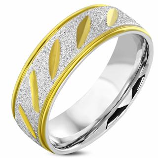 Pieskovaný prsteň z chirurgickej ocele, zlatá a strieborná farba Rozmer prsteňa: 57