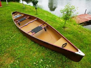 Moto 390  kanoe pre 2-3 osoby s možnosťou elektoromotora vyhotovenie: mahagón
