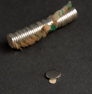 Magnet 10mm x 1mm, nikel, samolepiaci od 1 do 99ks