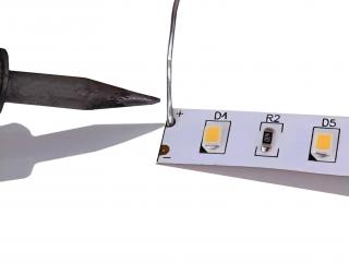 Spájkovanie LED pásikov Spájkovanie jednofarebného pásika bez krytia IP20
