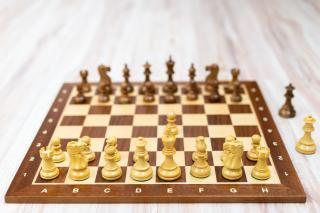 Drevená šachová súprava CLASSIC s javorovou šachovnicou