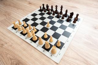 Drevená šachová súprava Staunton čierna