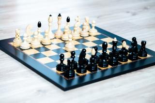 Drevené šachy Queen´s gambit