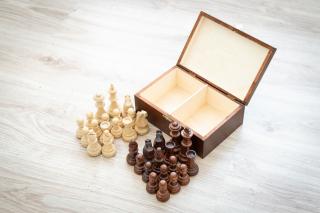 Šachové figúrky Staunton klasik v drevenom boxe