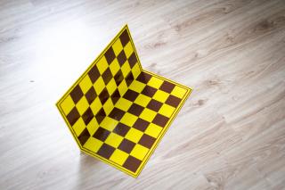 Skladacia šachovnica žlto-hnedá obojstranná