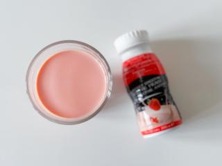 Proteínové smoothie s jahodami (1 porcia)