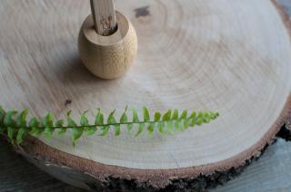Malý bambusový stojanček na zubnú kefku - Curanatura