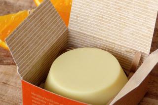Masážna telová kocka  Pomaranč & eukalyptus  - Ponio Balenie: 50 g (v papierovej krabičke) s končiacim dátum spotreby 01 2024