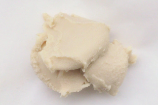 Pazúch Pomaranč & eukalyptus - prírodný deodorant Ponio Balenie: náhradná náplň v papierovej kompostovateľnej krabičke