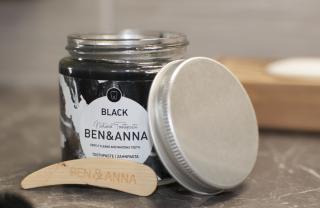 Prírodná zubná pasta  BLACK  v skle - BEN & ANNA