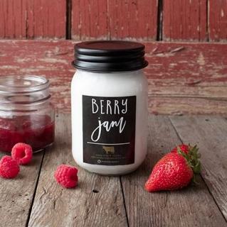 MILKHOUSE CANDLE Berry Jam vonná sviečka Farmhouse Jar (368 g)