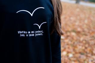 Mikinka ,,Všetko sa mi podarí, len v inom poradí.'' Farba: Čierna, Veľkosť: L