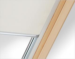 Úplne zatemňujúca béžová roleta pre strešné okno FAKRO rozmer: 55x78 cm