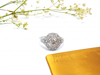Luxusný zásnubný prsteň z bieleho zlata  + servis # GIFTS # krabička Farba zlata: Biele zlato, Dámska veľkosť: 54, Farba kameňa: biela
