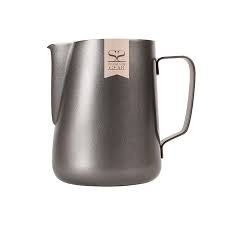 Espresso Gear - konvička na mlieko, nerezová 400ml (Nerezová konvička na mlieko Espresso Gear s objemomom 400ml)