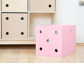 Drevený úložný box DICE s číslami v štýle hracej kocky Zvoľte farbu: Ružová, Zvoľte variantu: Päťka