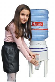 Keramicky výdajník vody so stojanom