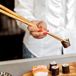 Sushi paličky 32 cm z olivového dreva