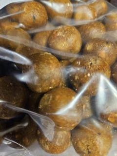 AQUABOILIES RYBAMANIA 3KG N BUTIRIC-MANGO (Boilies)
