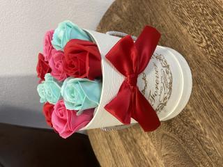 Mydlový Flower box mix1 (10 ruží)
